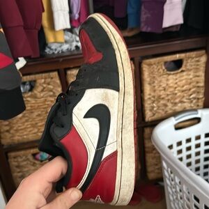 Jordan 1 low bred toe.